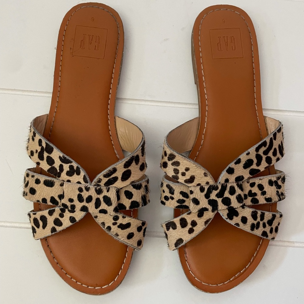 Gap Faux Fur Leopard Print Slides - image 1